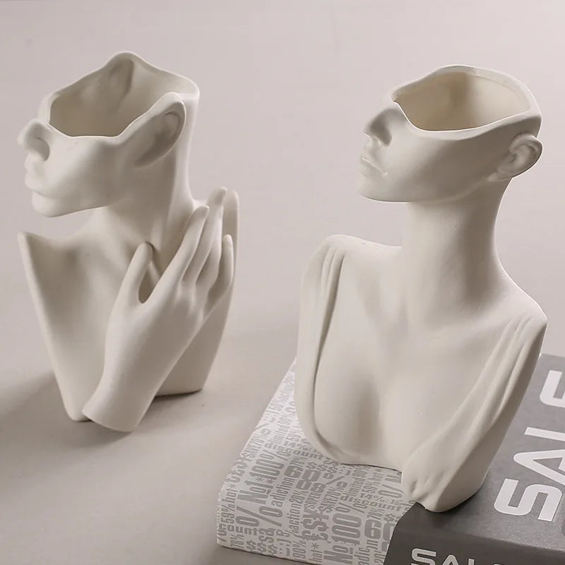 Vaso Escultural Busto Silhueta Humana em Cerâmica Fosca — Arte Nórdica
