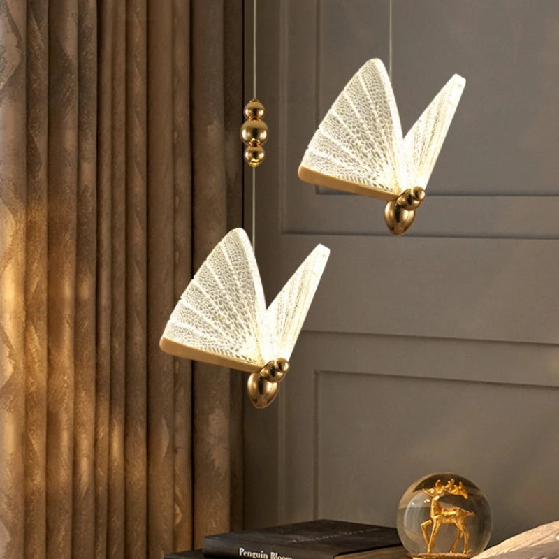 Luminária Pendente Borboleta Suspensa em Acrílico Cristal LED — Design Nórdico