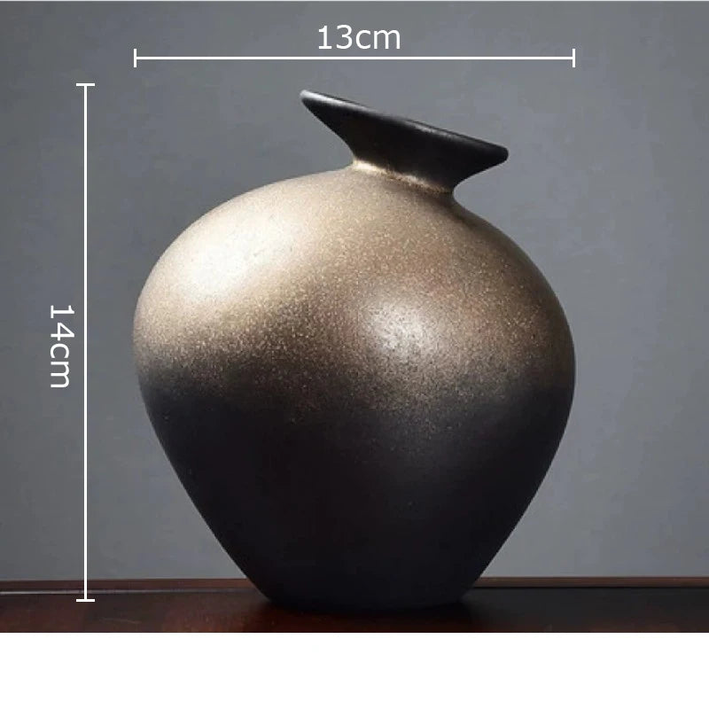 Vaso de Cerâmica Rústica Texturizada — Estética Wabi-Sabi Artesanal