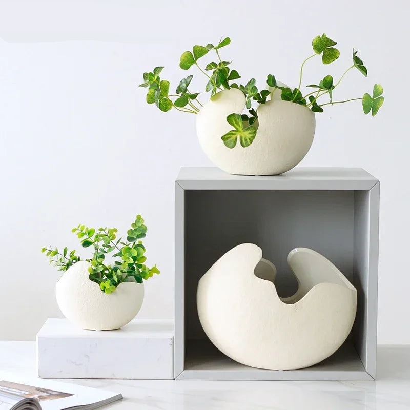 Vaso Orgânico de Cerâmica Branca — Design Nórdico Minimalista