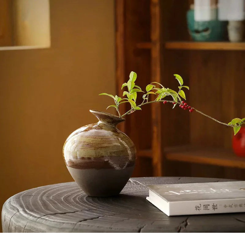 Vaso de Cerâmica Rústica Texturizada — Estética Wabi-Sabi Artesanal