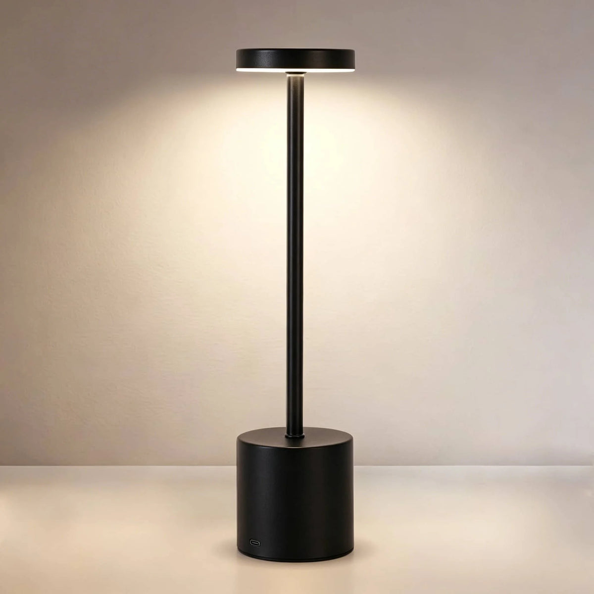 Luminária de Mesa Nordic Touch – Sem Fio, Bateria Recarregável e 3 Tons de Luz