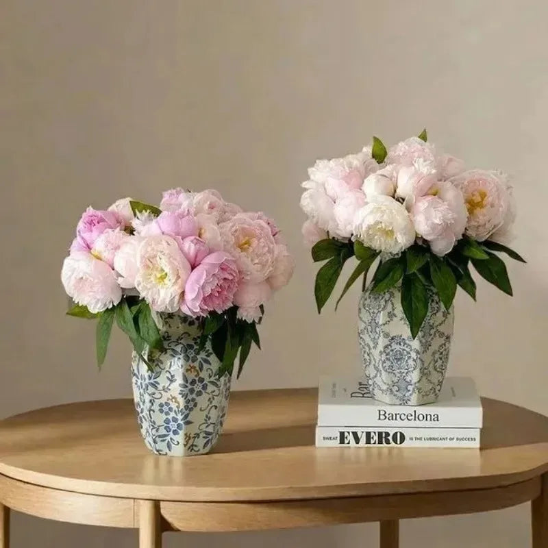 Vaso de Porcelana Pintado à Mão Azul & Branco — Estética Retrô Oriental