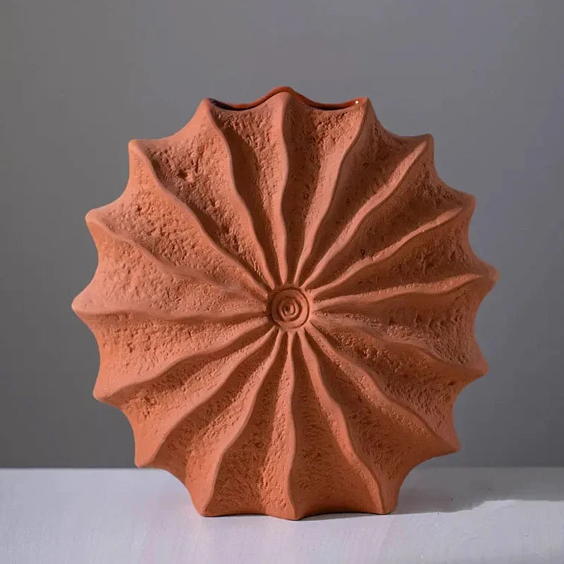 Vaso Escultural Concha do Mar em Cerâmica Fosca — Design Orgânico