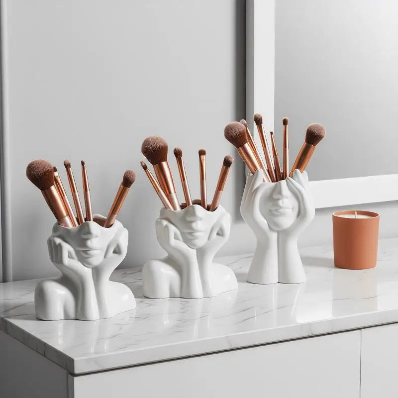 Mini Vaso e Organizador Escultural Rosto Artístico — Design Moderno