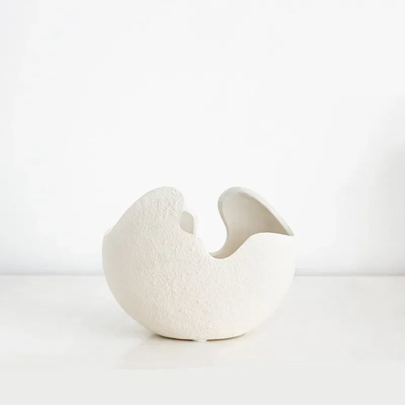 Vaso Orgânico de Cerâmica Branca — Design Nórdico Minimalista