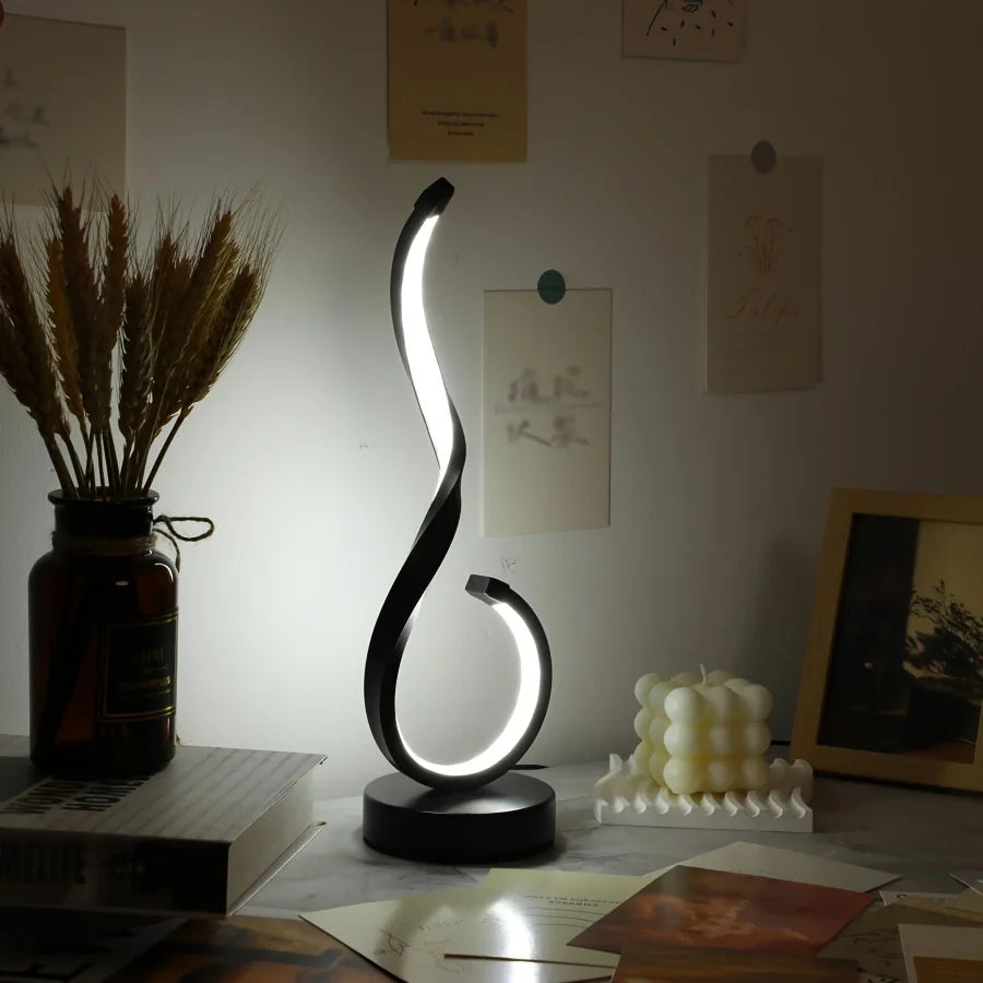 Luminária Escultural Curva S em Alumínio LED — 3 Tons de Luz