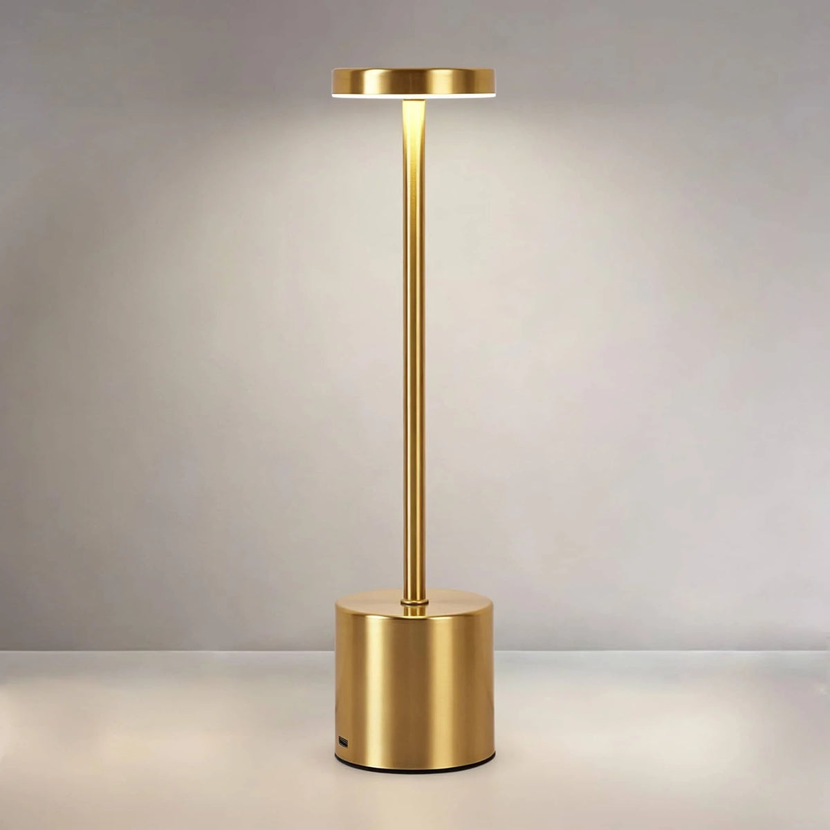 Luminária de Mesa Nordic Touch – Sem Fio, Bateria Recarregável e 3 Tons de Luz