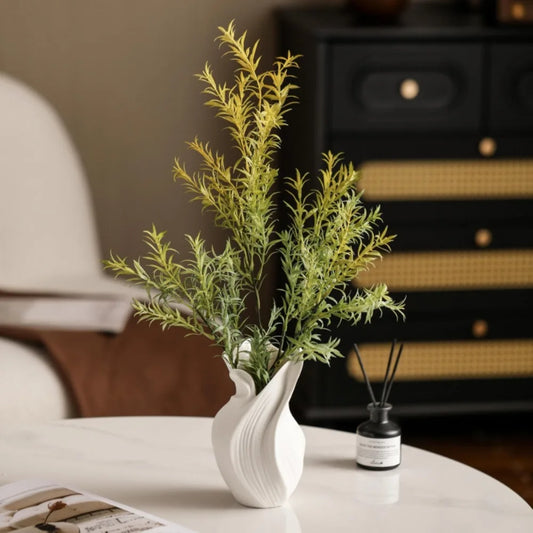 Vaso de Cerâmica Escultural Torcido — Design Nórdico Contemporâneo